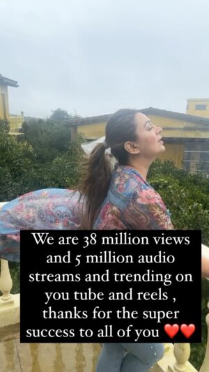 Sonia Kapur Instagram - Thanks for the super success of all our songs composed and written by my rockstar @realhimesh @himeshreshammiyamelodies , #reels #sanseinn