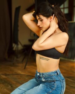 Actress Sonia Rathee HD Photos and Wallpapers January 2025