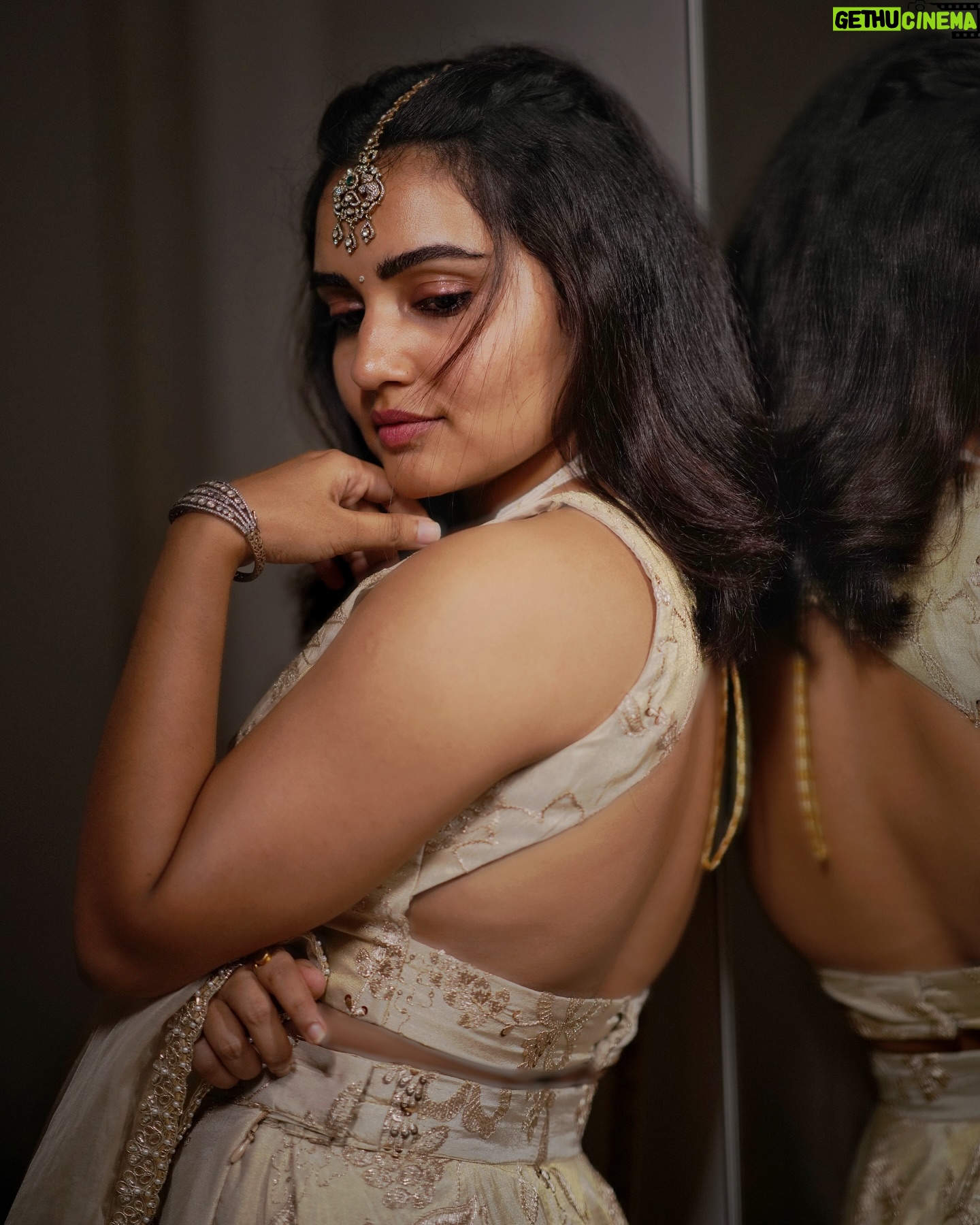 Sonia Singh - 81.1K Likes - Just glowing ✨
Dress courtesy: @shilpacouture
Jewellery: @goyazsilverjewellery
PC : @_surya_teja_9
