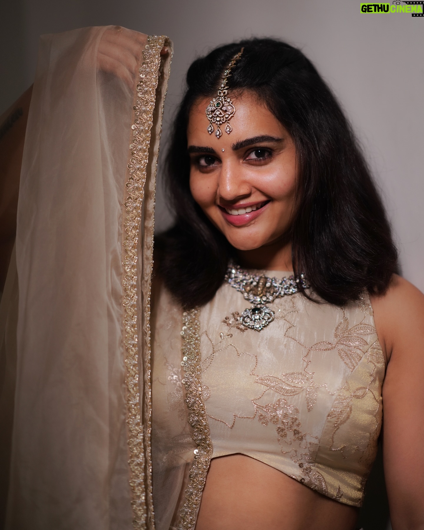 Sonia Singh - 81.1K Likes - Just glowing ✨
Dress courtesy: @shilpacouture
Jewellery: @goyazsilverjewellery
PC : @_surya_teja_9