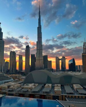Sophie Choudry Instagram - Kicking off Jan 2025 with magical sunsets, breathtaking views and a touch of Dubai magic ✨ Here’s to a year that glows as brightly as this city! 🌅🌟 #NewYearVibes #hello2025 #dubai @addressdubaimall 

 #DubaiDreams #sophiechoudry #burjkhalifa #sunset #sunsetlover #sophiechoudry