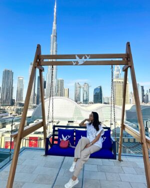 Sophie Choudry Instagram - Kicking off Jan 2025 with magical sunsets, breathtaking views and a touch of Dubai magic ✨ Here’s to a year that glows as brightly as this city! 🌅🌟 #NewYearVibes #hello2025 #dubai @addressdubaimall 

 #DubaiDreams #sophiechoudry #burjkhalifa #sunset #sunsetlover #sophiechoudry