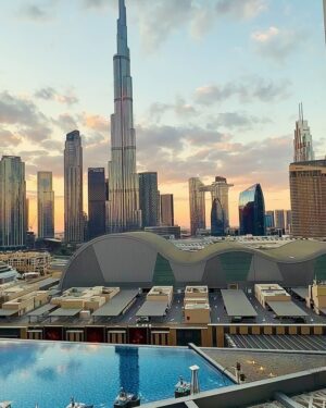 Sophie Choudry Instagram - Kicking off Jan 2025 with magical sunsets, breathtaking views and a touch of Dubai magic ✨ Here’s to a year that glows as brightly as this city! 🌅🌟 #NewYearVibes #hello2025 #dubai @addressdubaimall 

 #DubaiDreams #sophiechoudry #burjkhalifa #sunset #sunsetlover #sophiechoudry