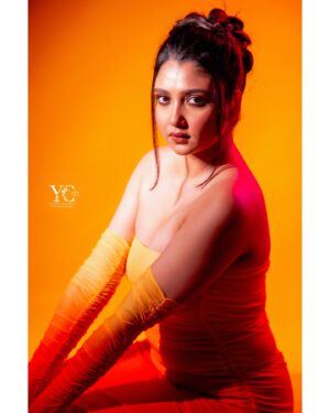 Soumi Ghosh Instagram - I’ve a sexy imagination 🩷

📸  @framemaker_yogabrata 
💄 @makeupartistrybypampa