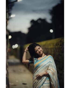 Soumi Ghosh Instagram - @saan_insta_ii  thank you ree ato sundor chobi tule debar jonne 🌚
