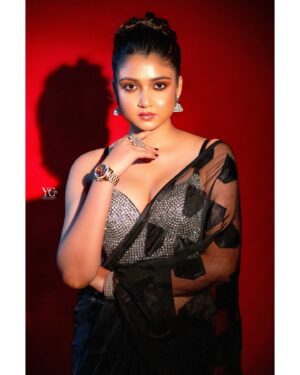 Soumi Ghosh Instagram - If you think yourself strong ,
Strong you’ll be 🩷🥰

📸 @framemaker_yogabrata 
💄 @makeupartistrybypampa
