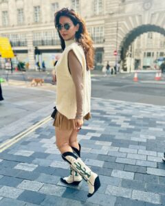 Actress Soundarya Sharma HD Photos and Wallpapers October 2024