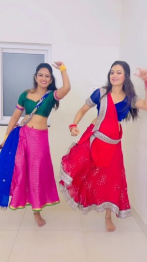 Sowmya Raoh Instagram - Kissik with my new friend 💃 💃

@ariyanaglory 

#sowmyarao #ariyana #explore #kissik #pushpa2 #reels