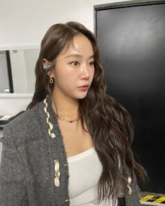 Actress Soyou HD Photos and Wallpapers November 2024