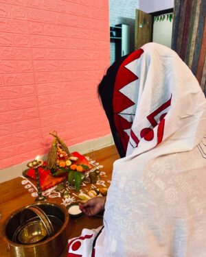 Sradha Panigrahi Instagram - ମାଁ ଲକ୍ଷ୍ମୀ ଙ୍କ ଗୁରୁବାର ପୂଜା 🙏 🪷🌾
.
#puja #festival #gurubar #gurubara #laxmi #laxmipuja #gurubaralaxmipuja #jhoti #gurubarajhoti #gurubarachita #margasira  #margasiramasagurubara #sradha #sradhapanigrahi #odia #odiaculture #manabasa #manabasagurubar #odisha