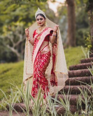Sreejita De Instagram - Cherished for life, taken forever… ❤️
.
.
Shot by: @plushaffairs 
Wardrobe:
Sreejita’s Outfit- @jarierabanaras 
  @sezbnb1 
Makeup and Hair: @makeupbyrishabk 
Decor: @trh_production_goa 
.
.
#weddingdiaries #weddingphotography #wedding #blessed #shaadi #coupleshoot #couplephotography #instawedding #sreejitade