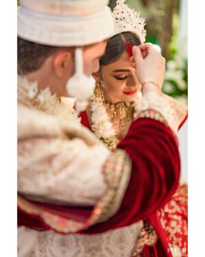 Sreejita De Instagram - Cherished for life, taken forever… ❤️
.
.
Shot by: @plushaffairs 
Wardrobe:
Sreejita’s Outfit- @jarierabanaras 
  @sezbnb1 
Makeup and Hair: @makeupbyrishabk 
Decor: @trh_production_goa 
.
.
#weddingdiaries #weddingphotography #wedding #blessed #shaadi #coupleshoot #couplephotography #instawedding #sreejitade