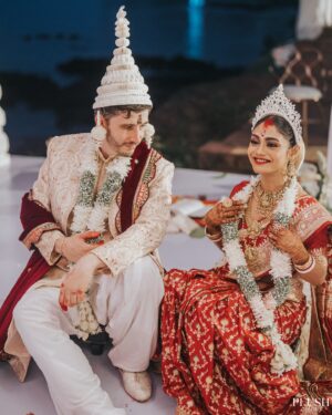 Sreejita De Instagram - Cherished for life, taken forever… ❤️
.
.
Shot by: @plushaffairs 
Wardrobe:
Sreejita’s Outfit- @jarierabanaras 
  @sezbnb1 
Makeup and Hair: @makeupbyrishabk 
Decor: @trh_production_goa 
.
.
#weddingdiaries #weddingphotography #wedding #blessed #shaadi #coupleshoot #couplephotography #instawedding #sreejitade