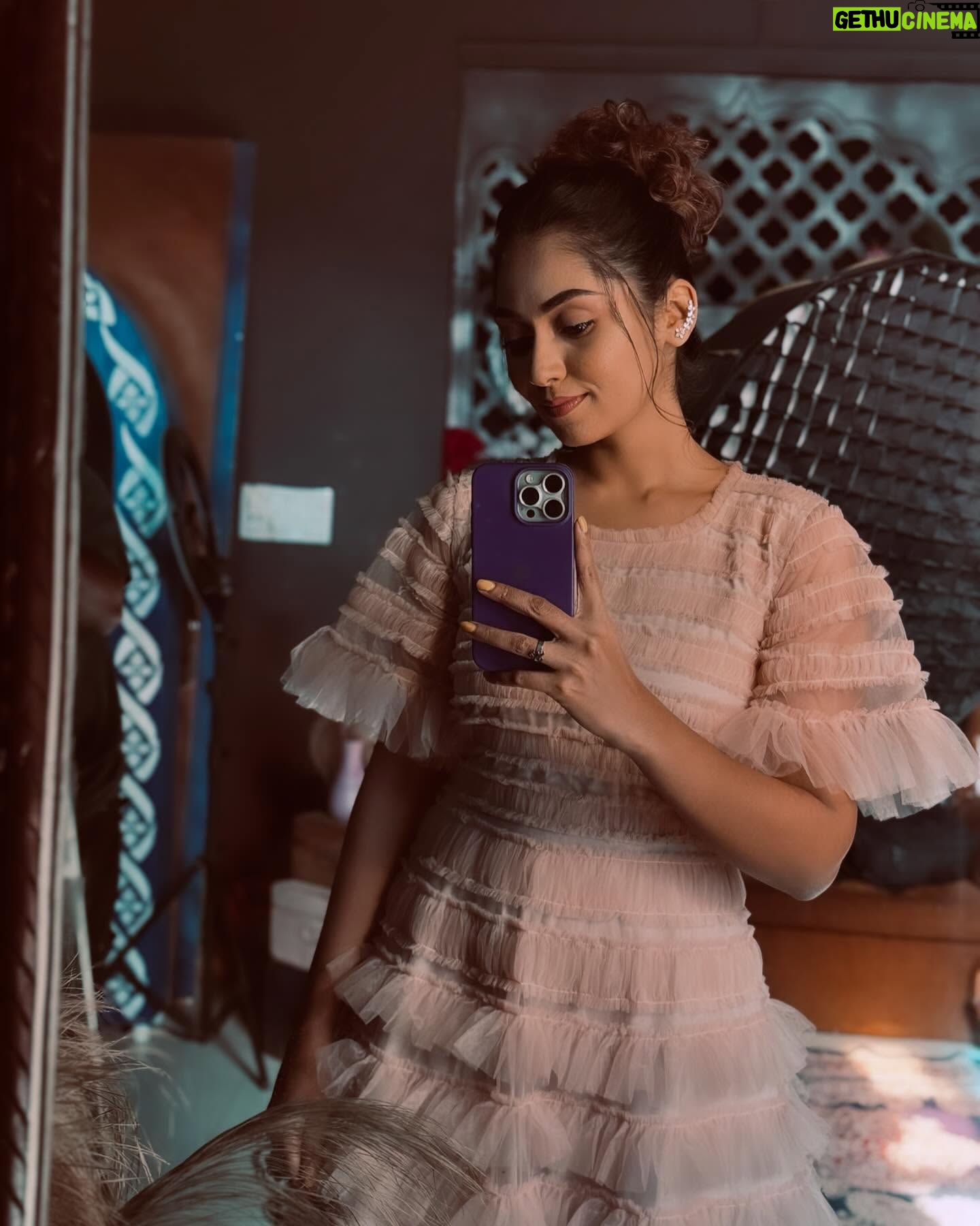 Sreethu Krishnan - 94.3K Likes - In my ME era🤳 🌝✨…
#mirrorpic #sreethukrishnan