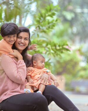 Sridevi Ashok Instagram - No caption needed 🧿
@sitara_chintala Srushti Chintala @ashok_chintala 

Photo : @rootzstudios , thank you @itsme_jawahar15 bro for the beautiful pictures 🥰☺️