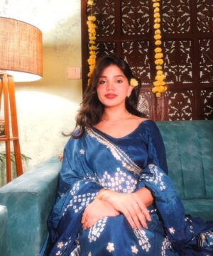 Srishti Garg Instagram - pls call me ur highness but im only 5ft high👁️👄👁️
