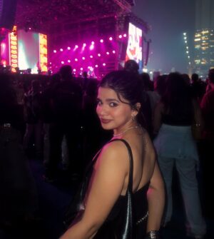 Srishti Garg Instagram - post concert hair giving more than concert hair

i luv u @maroon5 💞

thanku for a lovely evening @bookmyshowin @kotakbankltd ⭐️