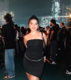 Srishti Garg Instagram - post concert hair giving more than concert hair

i luv u @maroon5 💞

thanku for a lovely evening @bookmyshowin @kotakbankltd ⭐️