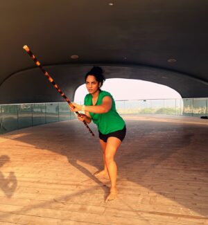 Sriya Reddy Instagram - Half done but ain’t giving up anytime soon ! Thank you @akshay__sekhar for being the best ! #kalaripayattu
