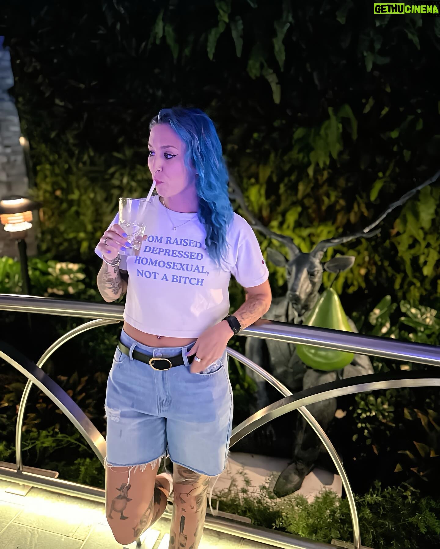 Steffanie Newell - 17.3K Likes - Now back to your regularly depressed sapphic who heals trauma with tattoos🏳️🌈