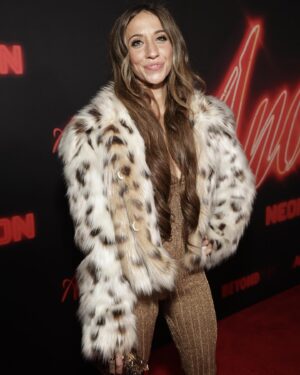 Stella Maeve Instagram - So happy supporting my bud Seany for his new film. He never misses, and keeps getting better with age. Right on! For the next win my brother. Thanks for such a fun night & film, and my amazing team for helping me channel my inner Cher. ♥️
Jacket: Vintage. Jewelry as always: @jacquiemaniaiche @jacquieaiche