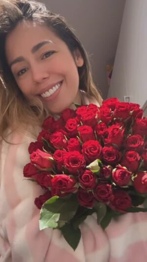 Stephanie Herela Instagram - Ámate linda 🌹 #reels
