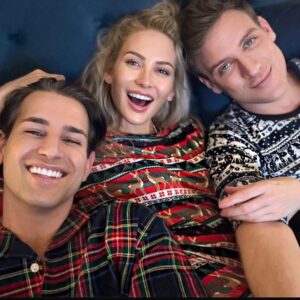 Stephanie Pratt Instagram - Last night at 6pm somehow @ollielockeworld & @garethplocke telepathically knew that I was having a hard time & shedding a few tears- (as it’s my first Christmas in 38 years that I’m spending away from my family) and texted me in that moment: Steph, get your Xmas jammies on & get over here bc your spending the night and watching Christmas movies with us. Gareth is making mac n cheese & we have puddings galore. I wiped my tears, put on some under eye concealer, grabbed Max and hopped in a cab so fast. I am so beyond lucky to have these gorgeous souls who literally spend their days thinking about other people. I will never forget this and I hope one day I can make you feel as loved and safe as you make me feel. Thank you. Thank you. Thank you. 🩷🩷🩷🩷🩷🩷🩷🩷🩷🩷 back home now getting ready for their Christmas party 🎉 🥰 Happy Christmas to all of you ❤️🫶🏻🎅🏻🎄