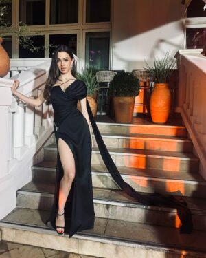 Su Burcu Yazgı Coşkun Instagram - Cannes 🇫🇷🖤

@dorukkakiz @studiotayfunkaba