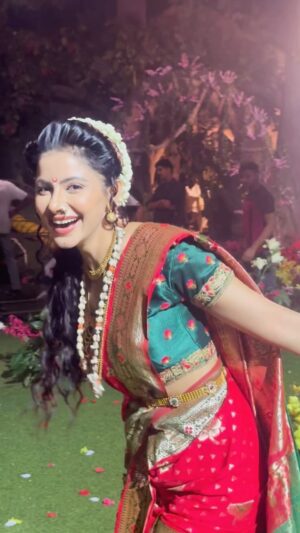Subha Rajput Instagram - Why walk when you can horse around like a total goof?
😝
.
.
.
#shivshakti #gratitude #blessed #subharajput