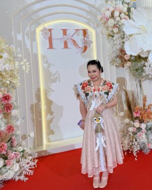 Sudarat Butrprom Instagram - เป็นการไปร่วมงานแต่งที่มีความสุขมากๆสนุกตั้งแต่ต้นจนจบดีใจกับคู่บ่าวสาวดีใจกับครอบครัวของทั้งคู่ด้วยนะคะ 🤵🏻‍♂️👰🏻‍♀️🤵🏻‍♂️👰🏻‍♀️ 🩷🩷
