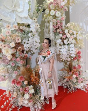 Sudarat Butrprom Instagram - เป็นการไปร่วมงานแต่งที่มีความสุขมากๆสนุกตั้งแต่ต้นจนจบดีใจกับคู่บ่าวสาวดีใจกับครอบครัวของทั้งคู่ด้วยนะคะ 🤵🏻‍♂️👰🏻‍♀️🤵🏻‍♂️👰🏻‍♀️ 🩷🩷