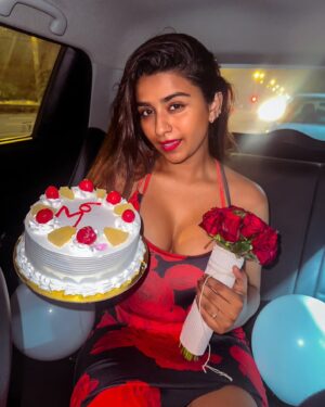 SuhanaKhan Instagram - 6M #suhufam LOVEYOU🔥♥️

BEING ALONE IS ALWAYS POWERFUL HONEY💋