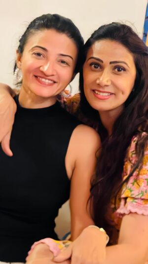 Suhasi Dhami Instagram - Kabhi khushi😀 kabhi gham 😥

Special thanks to @mehulnisar