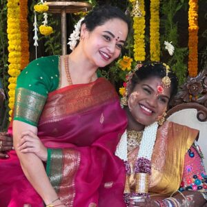 Suja Varunee Instagram - 😍Enga veetu challems 🧿 @indraja_sankar17 @dr.thodarvom_karthick Many congrats to the new parents-to-be🌟Wishing you a lifetime of happiness with your new baby👼🏻Your baby will be so loved and cherished! Can’t wait to meet the little one🙏 God bless you thangams ✨

Blouse from my most favourite place- @ishithaa_design_house 
Makeover- @dollupmakeover_artistry 
Saree- @houseofayati 
Jewel- @vummidibangaru 

#seemandham #babyshower #favourite #tradition #colourful #function #divine #loveislove #family