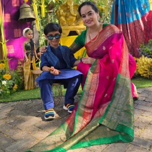 Suja Varunee Instagram - 😍Enga veetu challems 🧿 @indraja_sankar17 @dr.thodarvom_karthick Many congrats to the new parents-to-be🌟Wishing you a lifetime of happiness with your new baby👼🏻Your baby will be so loved and cherished! Can’t wait to meet the little one🙏 God bless you thangams ✨

Blouse from my most favourite place- @ishithaa_design_house 
Makeover- @dollupmakeover_artistry 
Saree- @houseofayati 
Jewel- @vummidibangaru 

#seemandham #babyshower #favourite #tradition #colourful #function #divine #loveislove #family