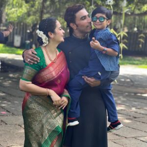 Suja Varunee Instagram - 😍Enga veetu challems 🧿 @indraja_sankar17 @dr.thodarvom_karthick Many congrats to the new parents-to-be🌟Wishing you a lifetime of happiness with your new baby👼🏻Your baby will be so loved and cherished! Can’t wait to meet the little one🙏 God bless you thangams ✨

Blouse from my most favourite place- @ishithaa_design_house 
Makeover- @dollupmakeover_artistry 
Saree- @houseofayati 
Jewel- @vummidibangaru 

#seemandham #babyshower #favourite #tradition #colourful #function #divine #loveislove #family