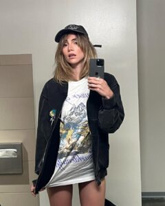 Actress Suki Waterhouse HD Photos and Wallpapers December 2024