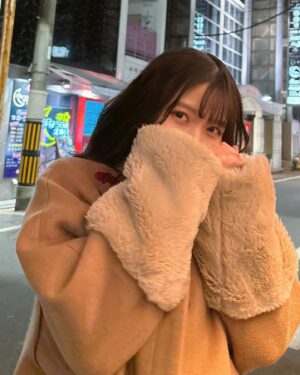 Sumire Uesaka Instagram - かようび！
おおみそかですね〜！！
皆さま、すこやかにお過ごしでしょうか？
大晦日、みんなは何食べるのかな…？
私はお蕎麦は買いましたよ！！

2024年、本当にありがとうございましたっ！
楽しいことがたくさんできました！幸せいっぱい大充実な時間を共に過ごしてくださって、感謝です！
そして2025年も、楽しさと好奇心とすこやかに溢れる一年にしましょうね！
同志よ、ますます、すこやかになーーれっ！！

それではみなさま、素敵な大晦日の時間をすごしましょう！
良いお年をですっ！

#上坂すみれ