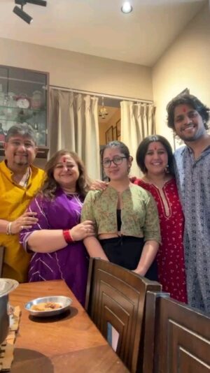 Supriya Shukla Instagram - जय माता की 🙏.. अष्टमी की ढेरों शुभकामनायें 🙏
माता आपको सदा ही खुश रखे 🙏❤️
आपका घर हमेशा खुशियों से भरा रहे 🙏
और मातारानी सब पे अपना हाथ बनाये रखे 
जय माता की 🙏