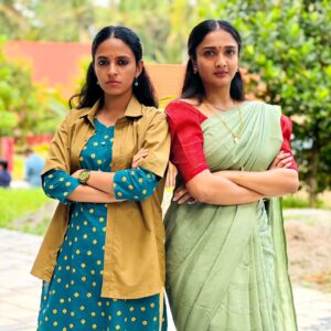 Surabhi Santosh Instagram - Radha and Vedha
Onscreen ➡️Offscreen
1 more day to witness our combo in Pavithram 📿
@surabhi.vaishu 

#nayanajosan #surabhisanthosh #vedha #radha #pavithram #asianet