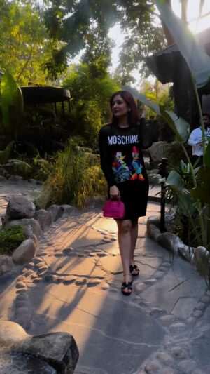Surilie Gautam Instagram - 🖤🩷