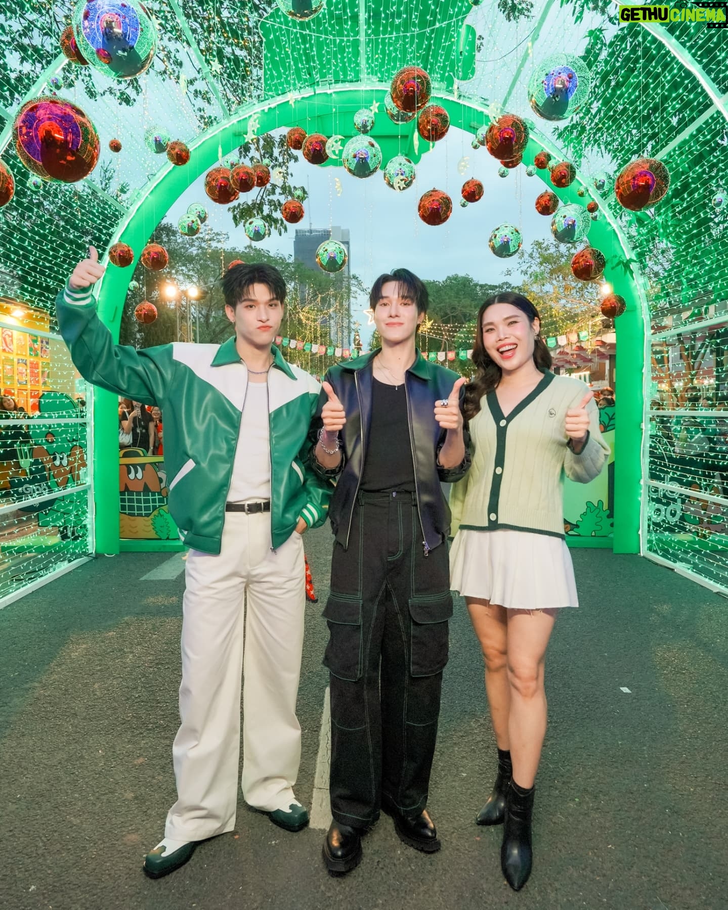 Tachakorn Boonlupyanun - 28K Likes - "Grab Merry and munch" in my (2024) memory. 🎄☃️🎅
Many Thanks to khun @mamo_rayko 🙏💚✨️
@njarjarr @moobank_make @mintmeno @piikornlek @saayaa.mmuk