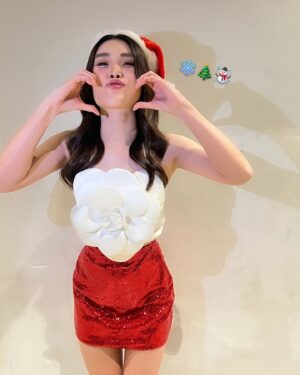 Tachakorn Boonlupyanun Instagram - Merry X'mas 💋 

@moobank_make
@mintmeno
@soul.loly.official