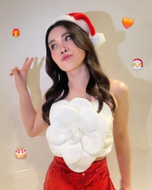 Tachakorn Boonlupyanun Instagram - Merry X'mas 💋 

@moobank_make
@mintmeno
@soul.loly.official