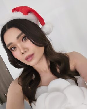Tachakorn Boonlupyanun Instagram - Merry X'mas 💋 

@moobank_make
@mintmeno
@soul.loly.official