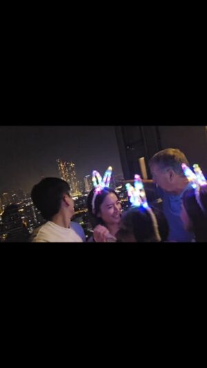 Taksaorn Paksukcharern Instagram - Cheers to new beginnings! Happy New Year 2025 🎉🎉🎉 ขอให้ทุกคนมีเรื่องให้ยิ้มในทุกๆวัน มีพลังกายและพลังใจดีๆตลอดปีนะคะ LoVe ❤️🌟
