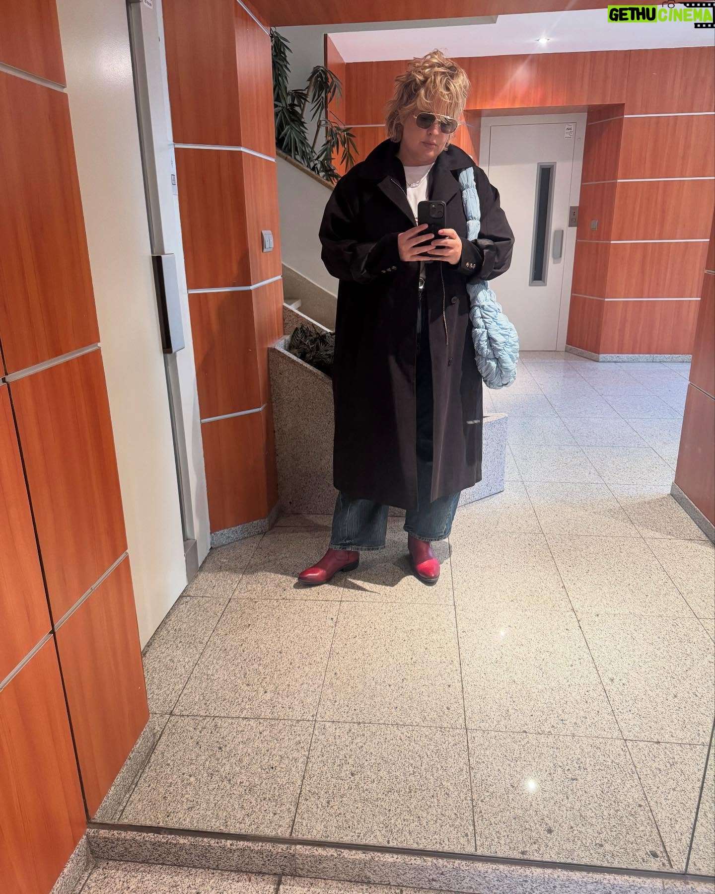Tania Llasera - 15.3K Likes - Menuda semanita. #cumple de mi Pepe hoy y el talla gate. Mi guerra parece que va con mi nombre: TAnia LLAsera. #talla