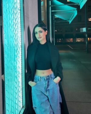 Tanu Grewal Instagram - hello 🖤