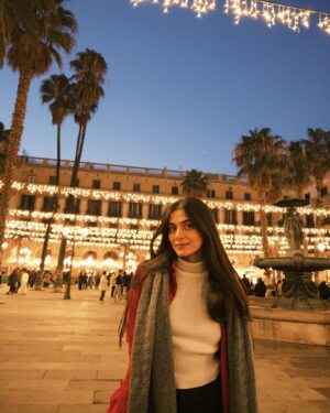 Tanvi Malhara Instagram - Me Gustas Tu or whatever that means😂💃🏻

@pratham94 

#barcelona #spainitup