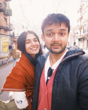 Tanvi Malhara Instagram - Me Gustas Tu or whatever that means😂💃🏻

@pratham94 

#barcelona #spainitup